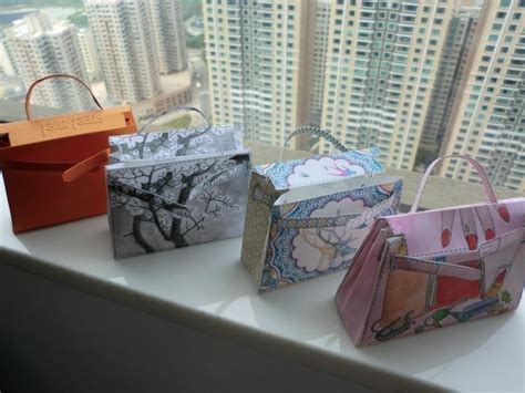 folding hermes paper handbags.